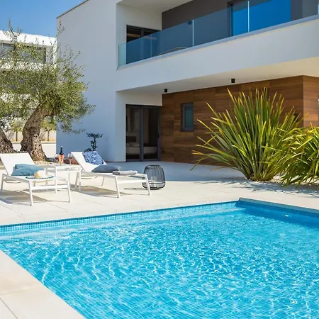 Villa Old Olive Vii By Vivi Rent