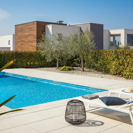 Villa Old Olive Vii By Vivi Rent *