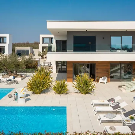 Old Olive Vii By Vivi Rent Villa