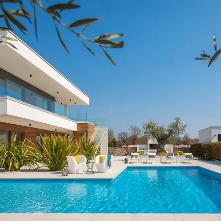 Villa Old Olive Vii By Vivi Rent *