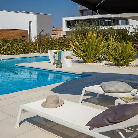 Villa Old Olive Vii By Vivi Rent